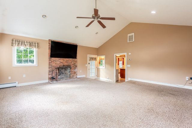289 Morgan St, South Hadley, MA 01075