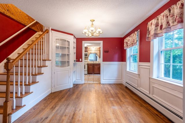 289 Morgan St, South Hadley, MA 01075