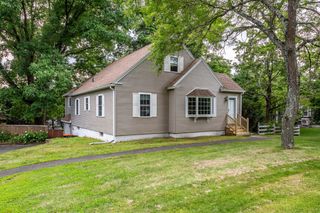289 Morgan St, South Hadley, MA 01075