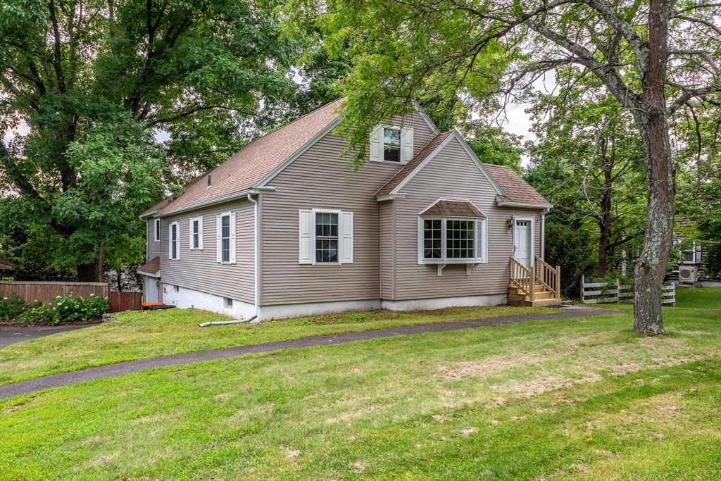 289 Morgan St, South Hadley, MA 01075