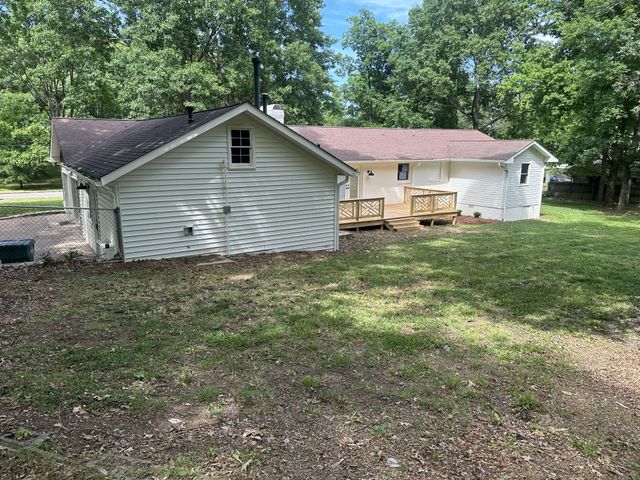 1622 Woodside Dr, Lebanon, TN 37087