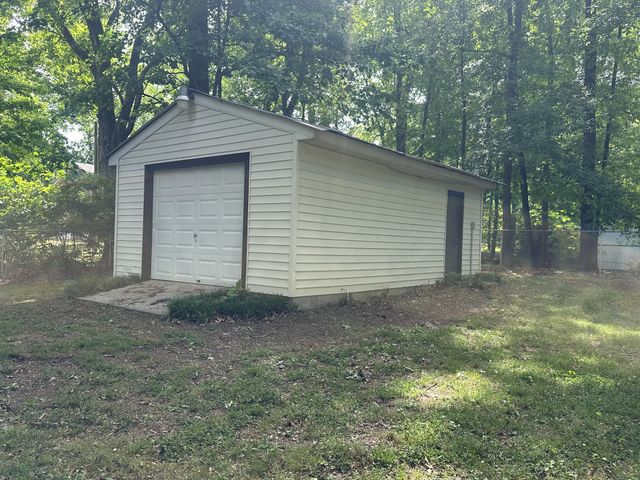 1622 Woodside Dr, Lebanon, TN 37087
