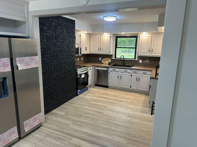 1622 Woodside Dr, Lebanon, TN 37087