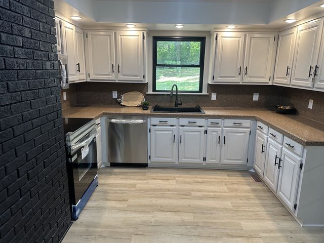 1622 Woodside Dr, Lebanon, TN 37087