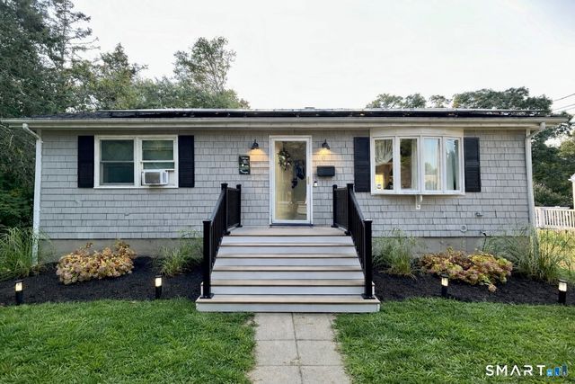 19 Lathrop Avenue, Stonington, CT 06379