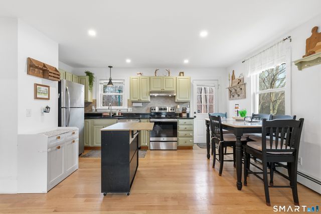 19 Lathrop Avenue, Stonington, CT 06379