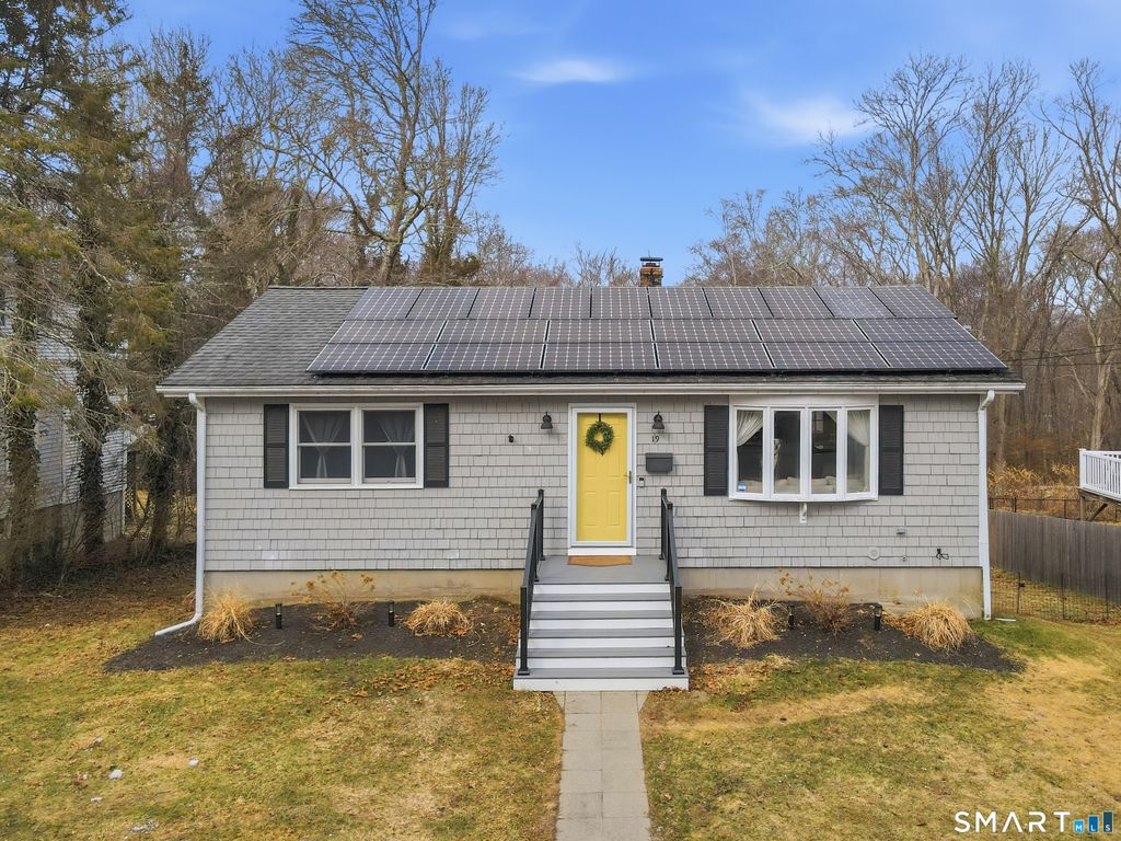 19 Lathrop Avenue, Stonington, CT 06379