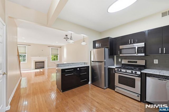 448 Hartford Drive 4049, Nutley, NJ 07110