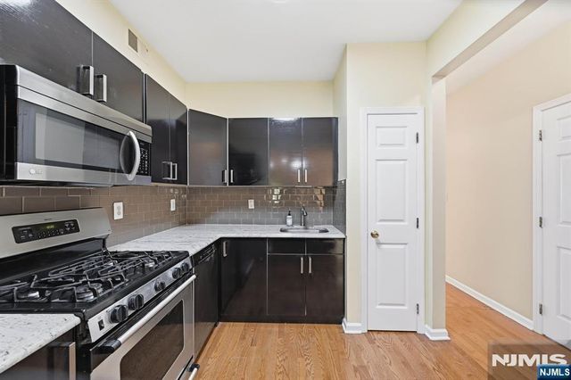 448 Hartford Drive 4049, Nutley, NJ 07110