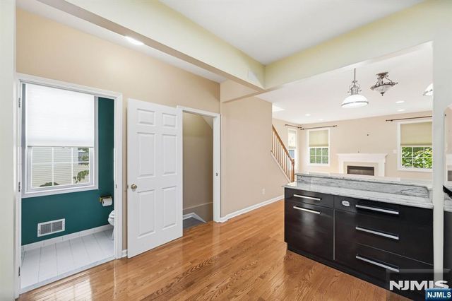 448 Hartford Drive 4049, Nutley, NJ 07110