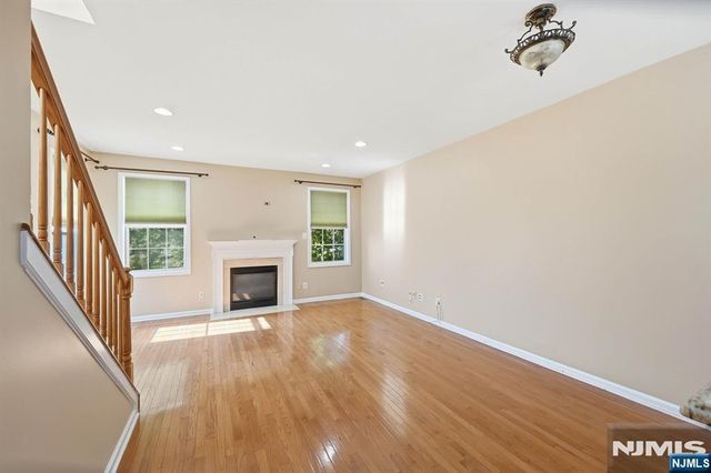 448 Hartford Drive 4049, Nutley, NJ 07110