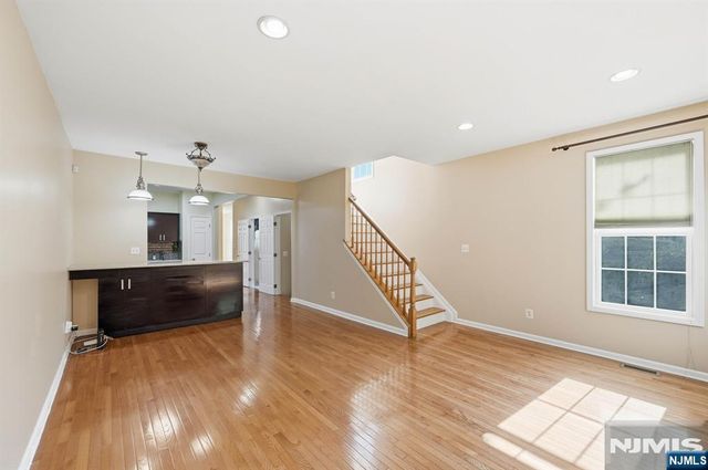 448 Hartford Drive 4049, Nutley, NJ 07110