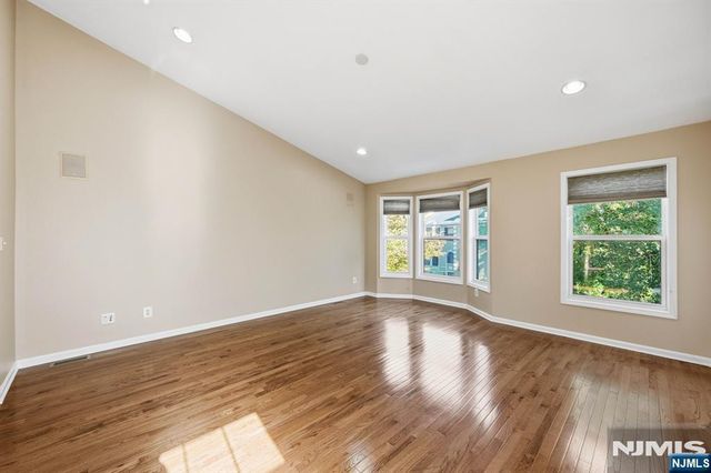 448 Hartford Drive 4049, Nutley, NJ 07110
