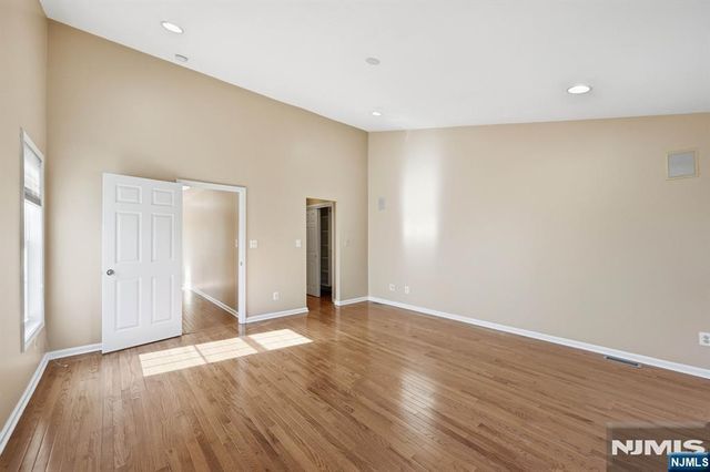 448 Hartford Drive 4049, Nutley, NJ 07110