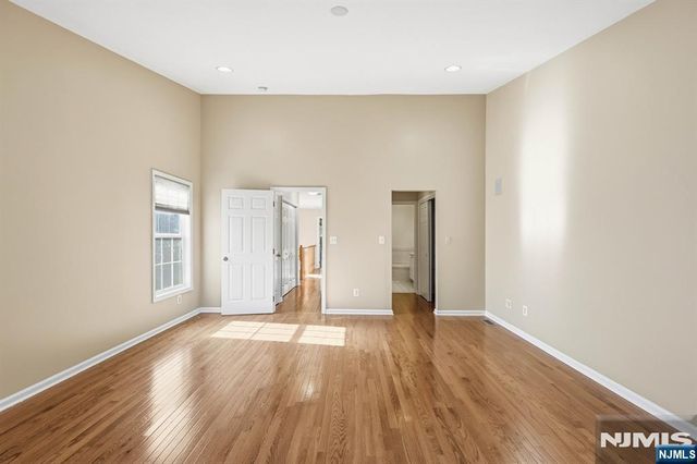 448 Hartford Drive 4049, Nutley, NJ 07110
