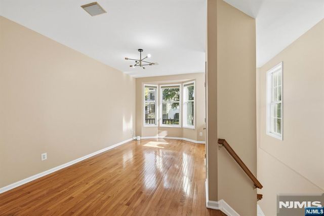 448 Hartford Drive 4049, Nutley, NJ 07110