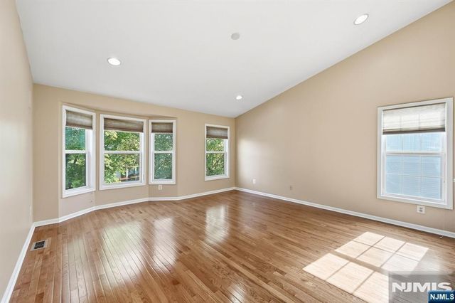 448 Hartford Drive 4049, Nutley, NJ 07110
