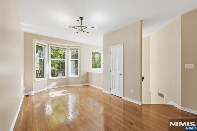 448 Hartford Drive 4049, Nutley, NJ 07110