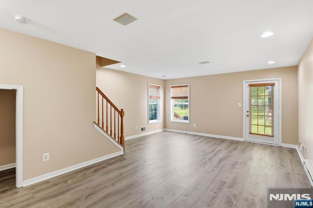 448 Hartford Drive 4049, Nutley, NJ 07110