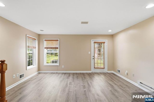 448 Hartford Drive 4049, Nutley, NJ 07110