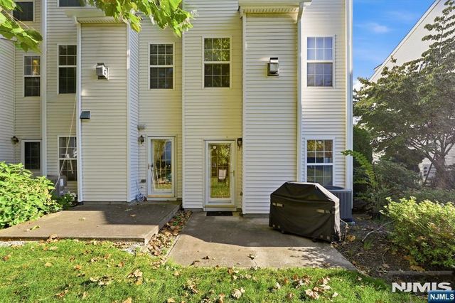 448 Hartford Drive 4049, Nutley, NJ 07110