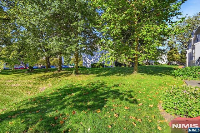 448 Hartford Drive 4049, Nutley, NJ 07110