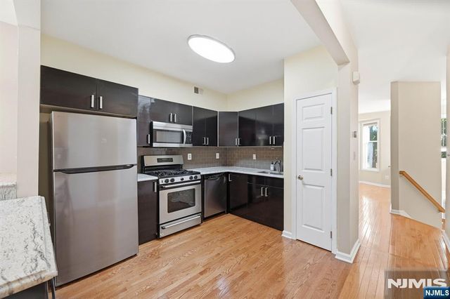 448 Hartford Drive 4049, Nutley, NJ 07110