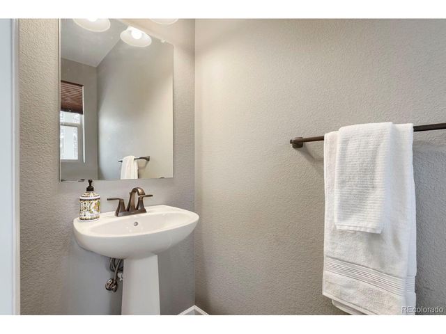 6977 Isabell Ln A, Arvada, CO 80007