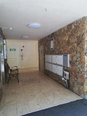 1024 SE 3rd Avenue 304, Dania Beach, FL 33004