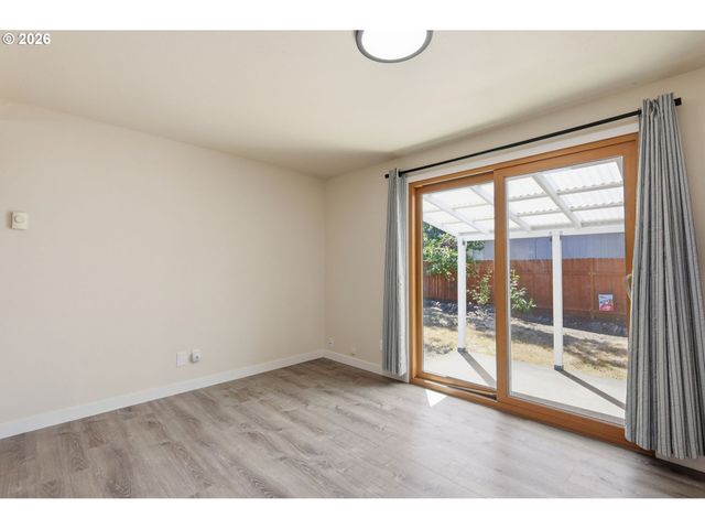 1390 BUCK St, Eugene, OR 97402