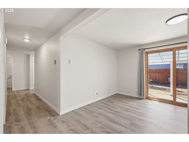 1390 BUCK St, Eugene, OR 97402