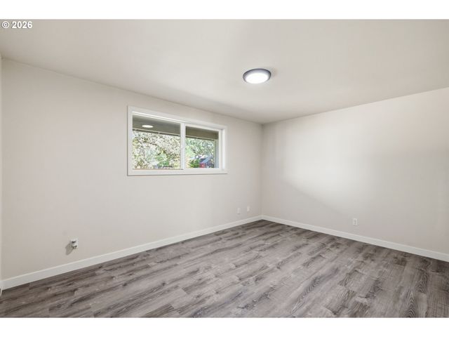 1390 BUCK St, Eugene, OR 97402