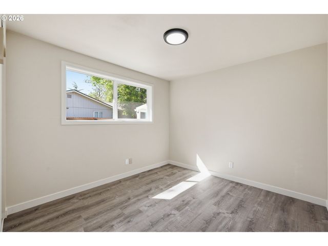 1390 BUCK St, Eugene, OR 97402