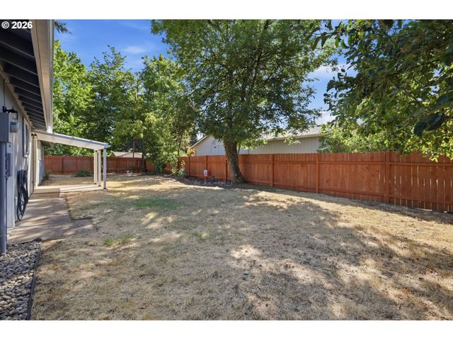1390 BUCK St, Eugene, OR 97402