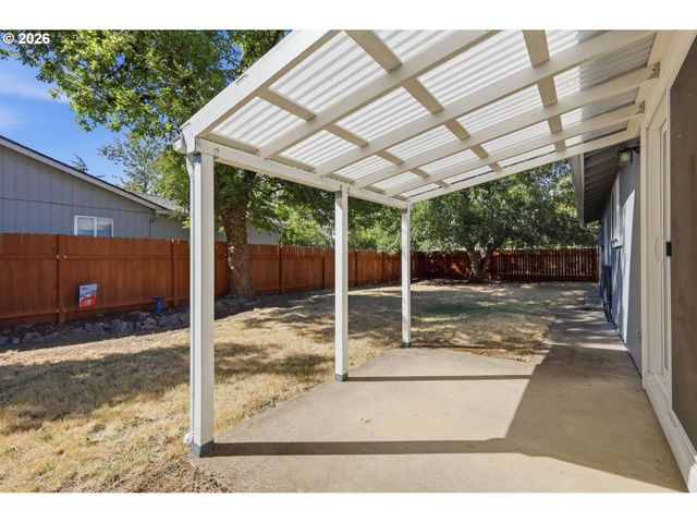1390 BUCK St, Eugene, OR 97402