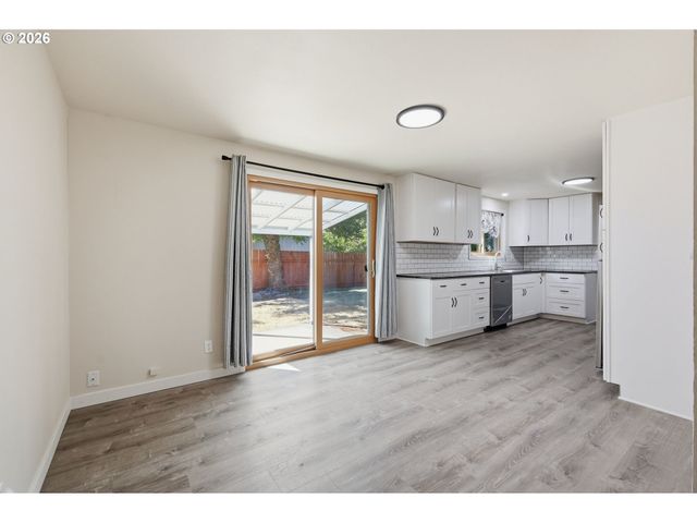 1390 BUCK St, Eugene, OR 97402