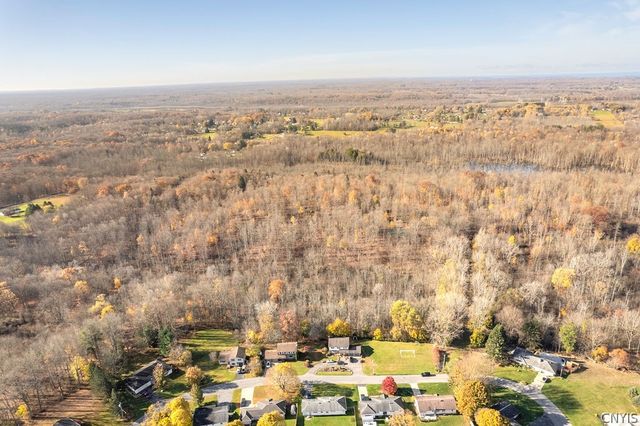 60 Ridgeway Sites Avenue, Minetto, NY 13115
