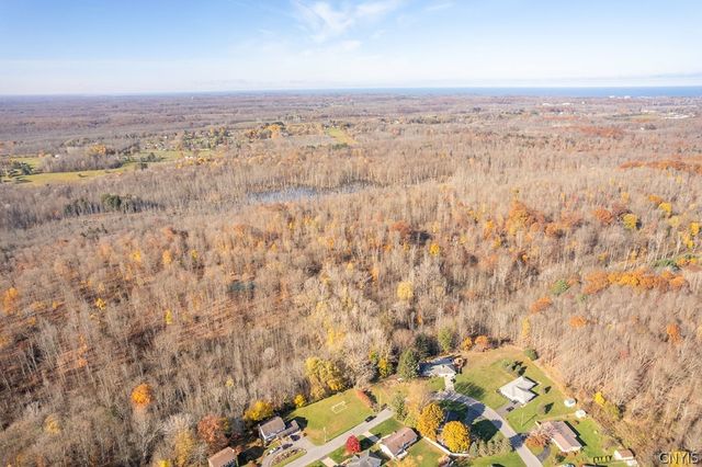 60 Ridgeway Sites Avenue, Minetto, NY 13115