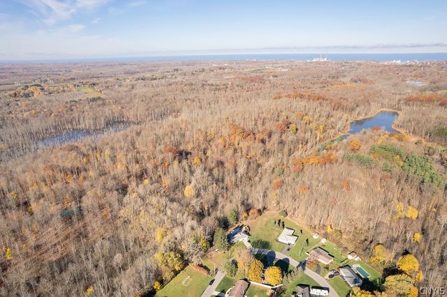 60 Ridgeway Sites Avenue, Minetto, NY 13115