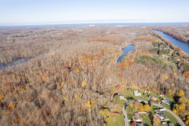 60 Ridgeway Sites Avenue, Minetto, NY 13115