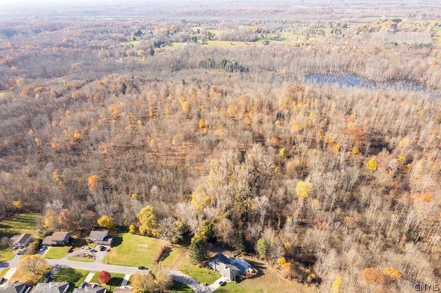 60 Ridgeway Sites Avenue, Minetto, NY 13115