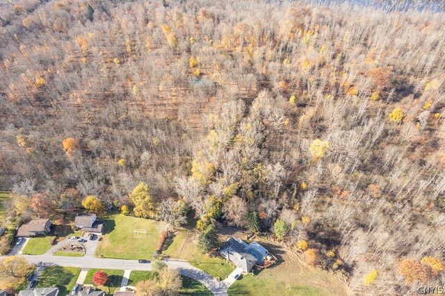 60 Ridgeway Sites Avenue, Minetto, NY 13115