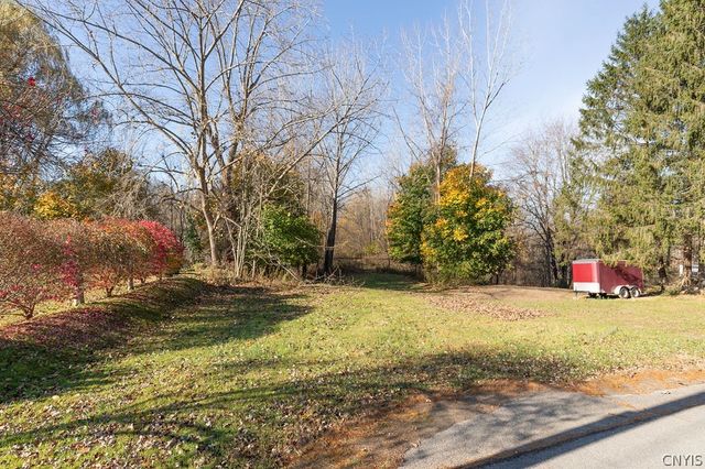 60 Ridgeway Sites Avenue, Minetto, NY 13115