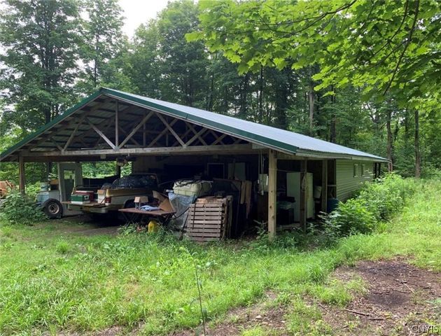 60 Ridgeway Sites Avenue, Minetto, NY 13115