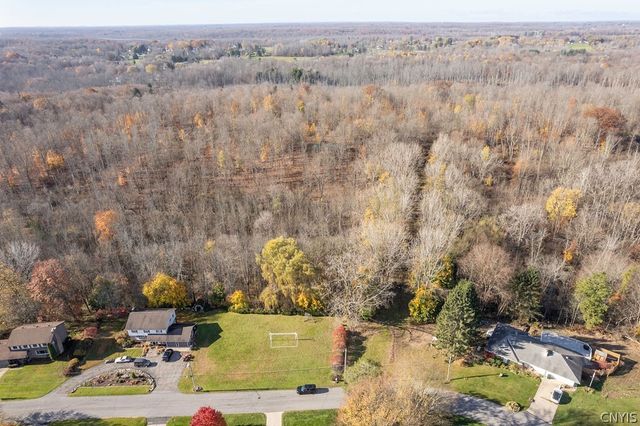 60 Ridgeway Sites Avenue, Minetto, NY 13115