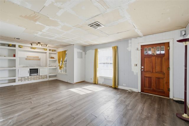 1109 E Mclennan Avenue, Mart, TX 76664