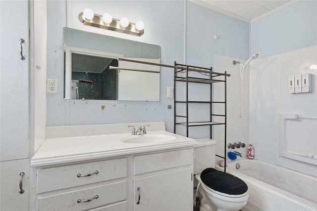 1109 E Mclennan Avenue, Mart, TX 76664