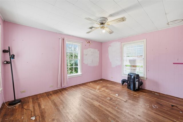 1109 E Mclennan Avenue, Mart, TX 76664