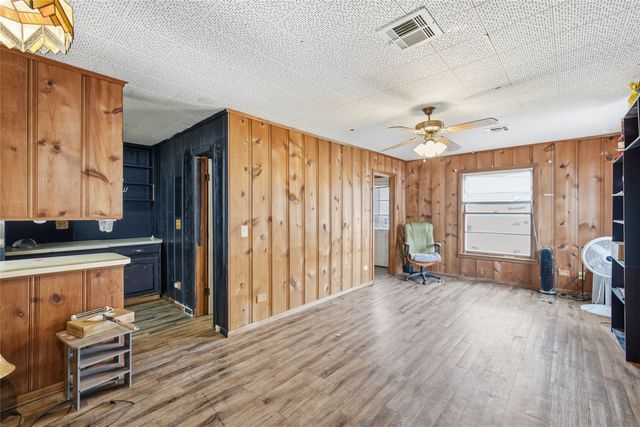 1109 E Mclennan Avenue, Mart, TX 76664