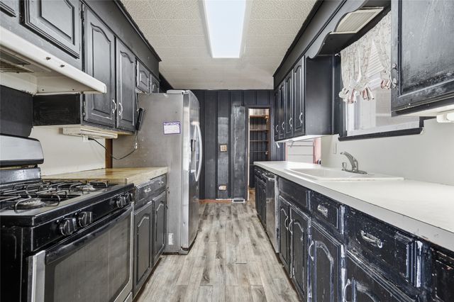 1109 E Mclennan Avenue, Mart, TX 76664